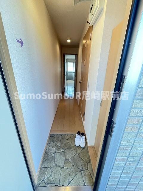 物件内観写真3　(落ち着いた玄関です)