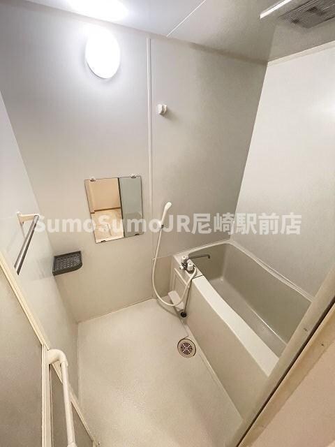 物件内観写真7　(日々の疲れを癒すお風呂付です)