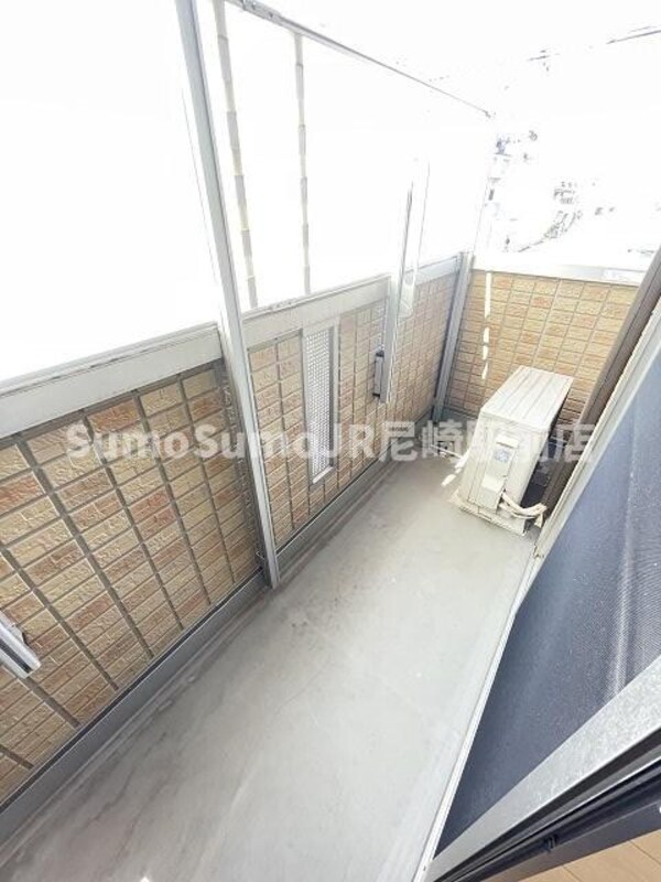 バルコニー(外からの目が気にならないバルコニーで洗濯物が干せます)