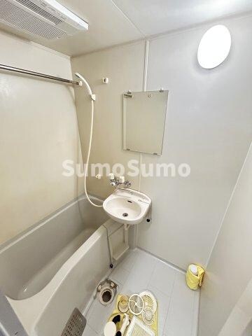 物件内観写真12　(日々の疲れを癒すお風呂付です)