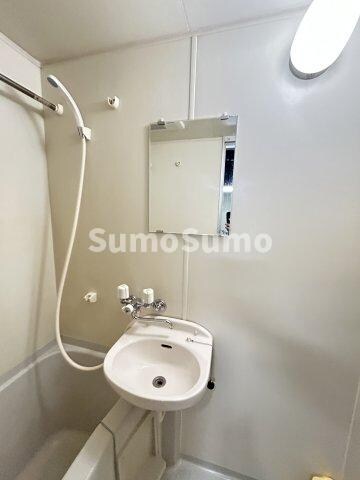 物件内観写真14　(ゆったりとスペースのある洗面所)