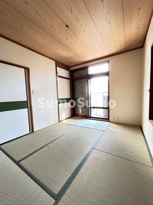 和室(きれいな和室です)