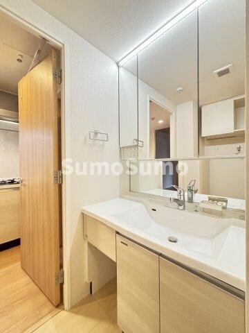 物件内観写真10　(使いやすい洗面所です)