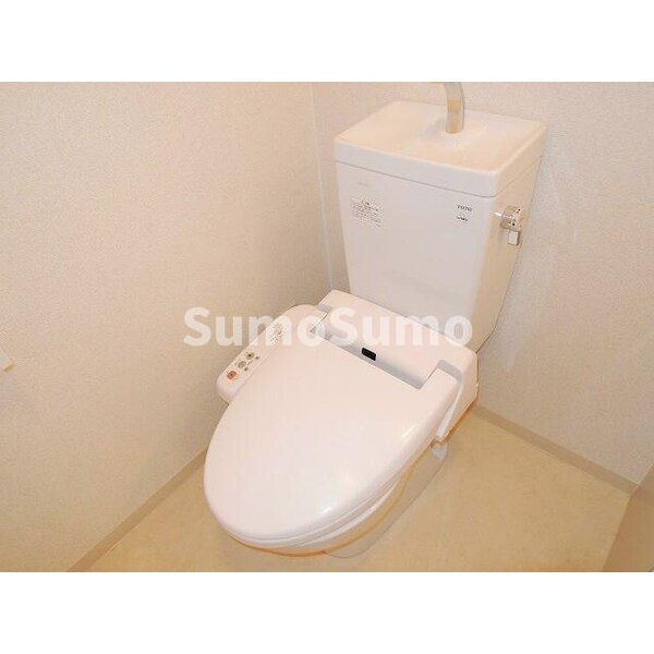トイレ(コンパクトで使いやすいトイレです)