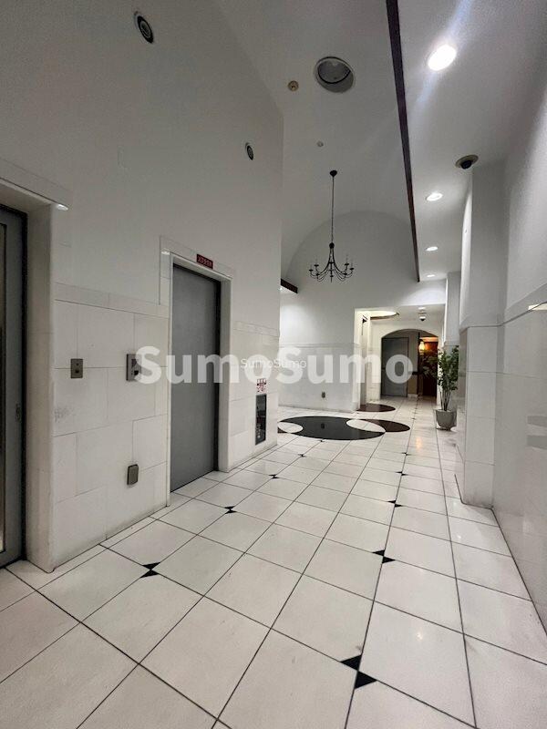 物件外観写真3　(建物の内部です)