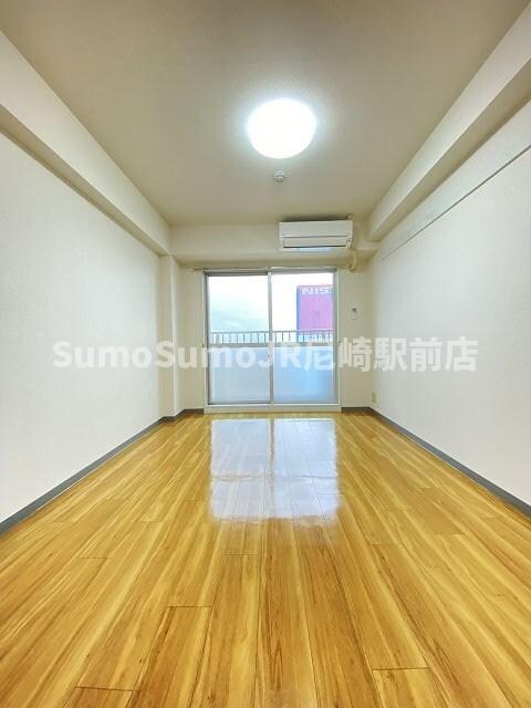 物件内観写真6　(使いやすい居間です)