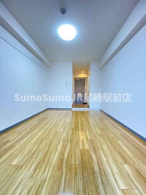 物件内観写真8　(使い勝手のいい寝室です)