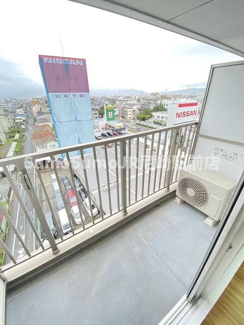 物件内観写真10　(広々としたバルコニーです)