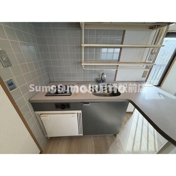 物件内観写真8　(コンパクトなキッチンで掃除もラクラク)