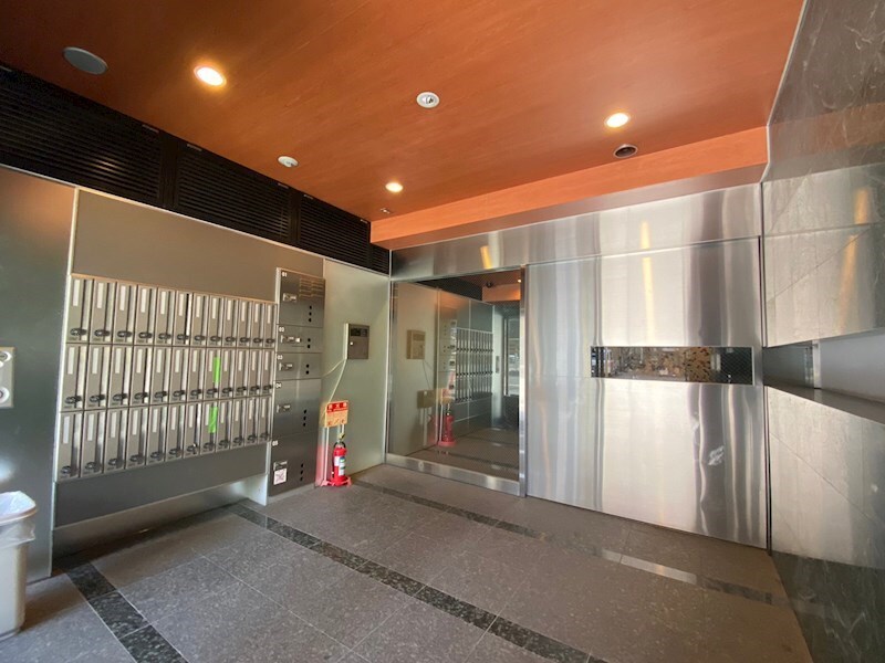 物件外観写真2　(エントランスです)