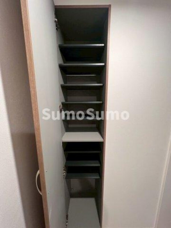 収納(小物を収納するのに便利です)