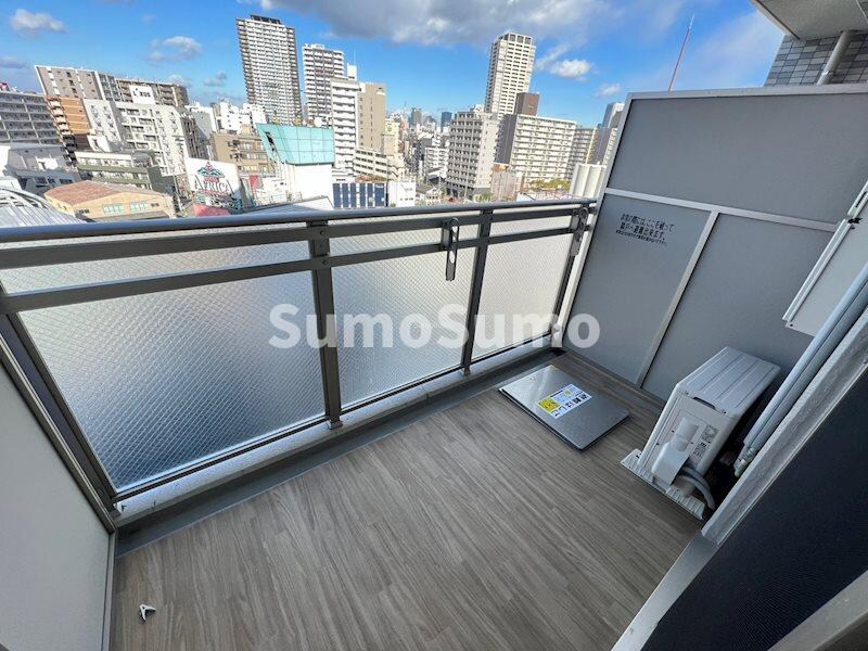 物件内観写真9　(広々としたバルコニーです)