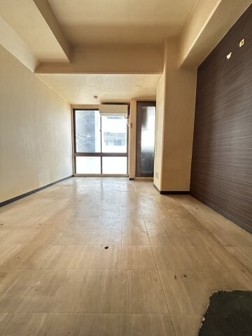 物件内観写真5　(清潔なロビーです)