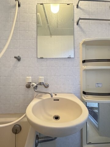 物件内観写真9　(大きなスペースがあり、収納には困りません)