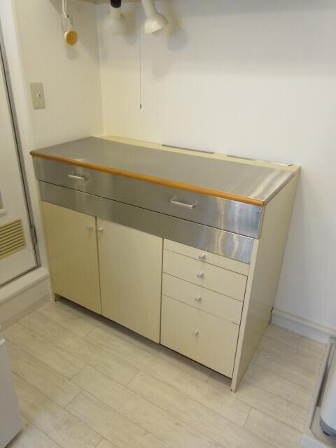 物件内観写真3　(他の部屋の写真を使用していま… )