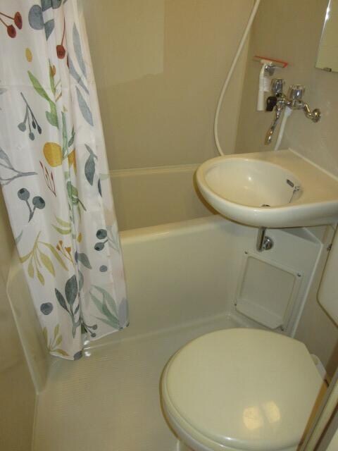 物件内観写真4　(他の部屋の写真を使用していま… )