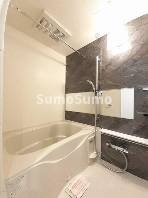 物件内観写真8　(きれいなお風呂です)