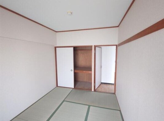 物件内観写真12　(和室があると落ち着いた雰囲気になりますね)