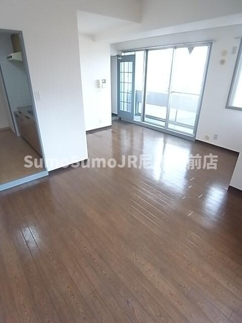 物件内観写真7　(ゆったり過ごせる居間です)