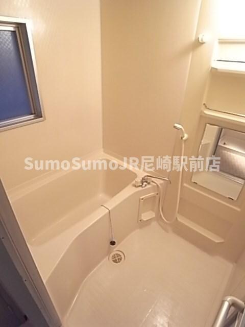 物件内観写真10　(コンパクトで使いやすいお風呂です)