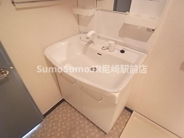 物件内観写真22　(独立洗面台、朝の身支度には欠かせません)