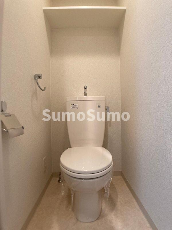 トイレ(落ち着いた色調のトイレです)