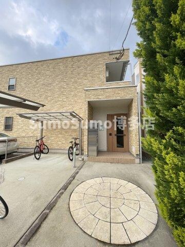 物件外観写真4　(建物の内部です)