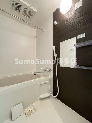 物件内観写真12　(日々の疲れを癒すお風呂付です)