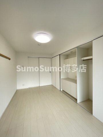 物件内観写真22　(こちらの居間で趣味の時間をお楽しみください)