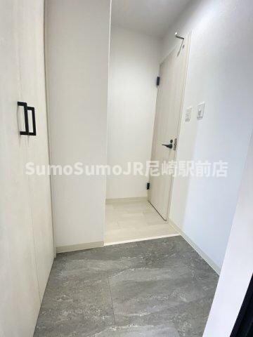 物件内観写真2　(玄関です)