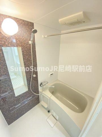 物件内観写真5　(コンパクトで使いやすいお風呂です)