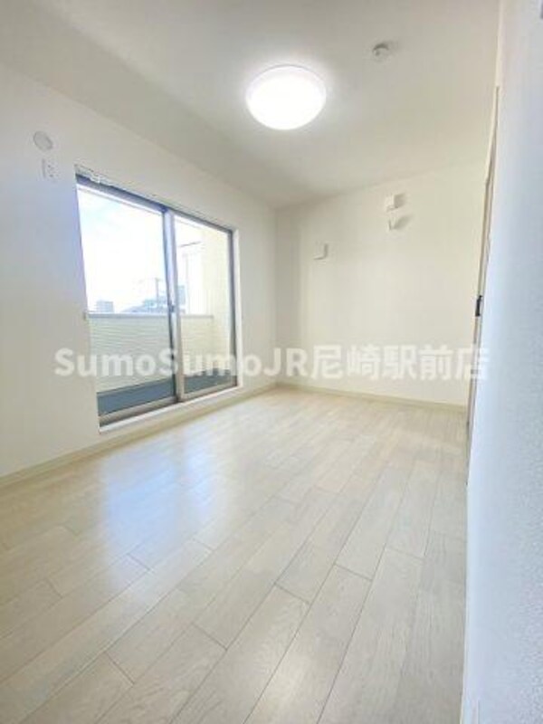 居室(使いやすい居間です)