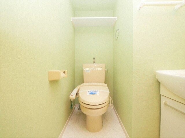 物件内観写真9　(清潔感のあるトイレです)