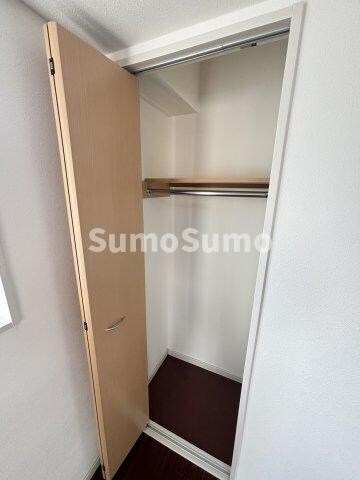 物件内観写真11　(小物を収納するのに便利です)