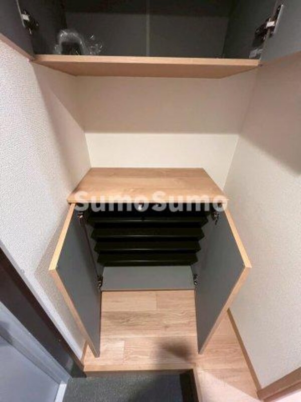 収納(小物を収納するのに便利です)