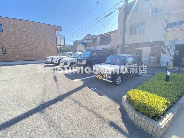 物件外観写真2　(駐車場があります)