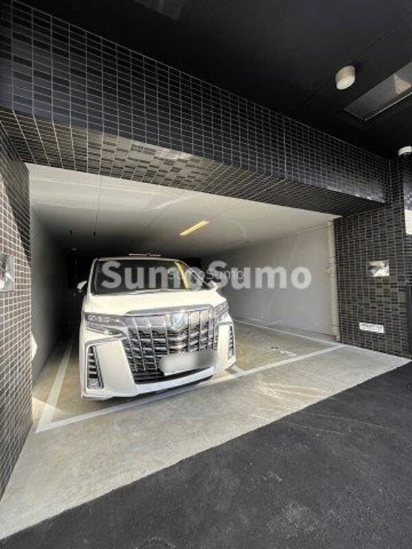 駐車場(駐車場に車を止められます)