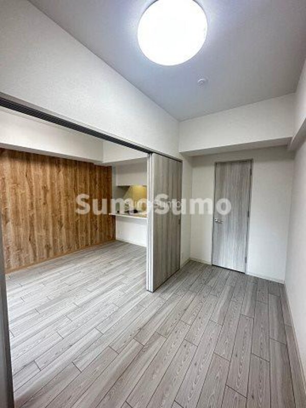 寝室(落ち着いて過ごせるお部屋なので、寝室にいかがでしょうか)