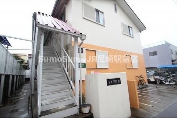 物件外観写真4　(外観は落ち着いています)