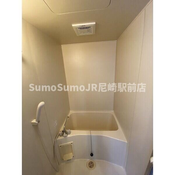 物件内観写真8　(日々の疲れを癒すお風呂付です)