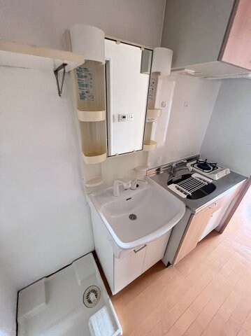 物件内観写真13　(脱衣スペースもあります)