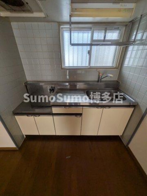 キッチン(コンパクトなキッチンで掃除もラクラク)