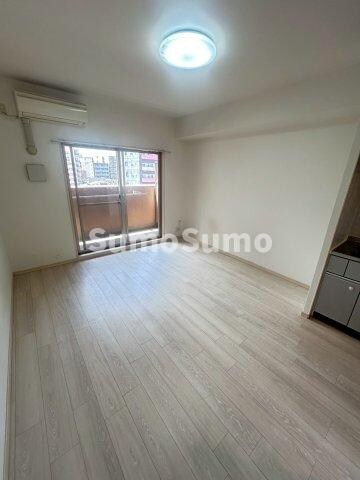 物件内観写真6　(使いやすいリビングです)