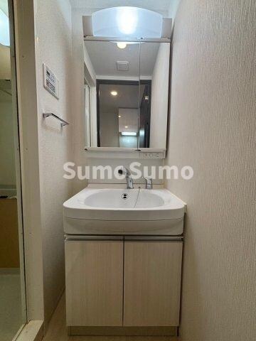 物件内観写真8　(忙しい朝には欠かせない洗面所です)