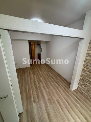 物件内観写真7　(使い勝手のいい寝室です)