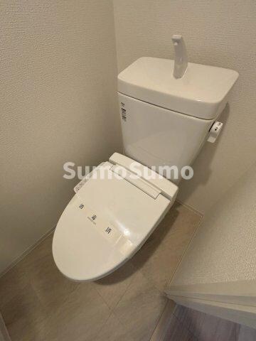 物件内観写真10　(コンパクトで使いやすいトイレです)
