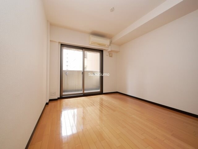 物件内観写真5　(おしゃれなリビングです)