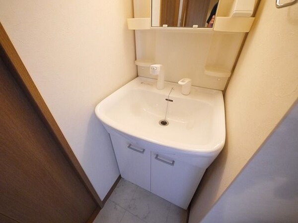 独立洗面台