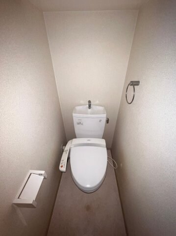 物件内観写真12　(清潔感のあるトイレです)