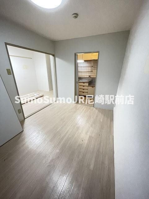 物件内観写真7　(ゆったり過ごせる居間です)